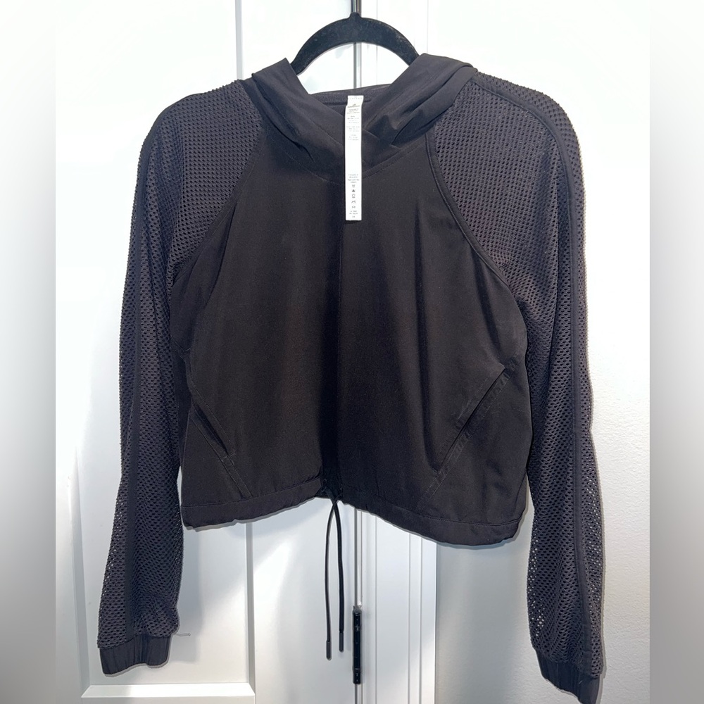 NWOT Lululemon Black Pullover Women’s Size 4